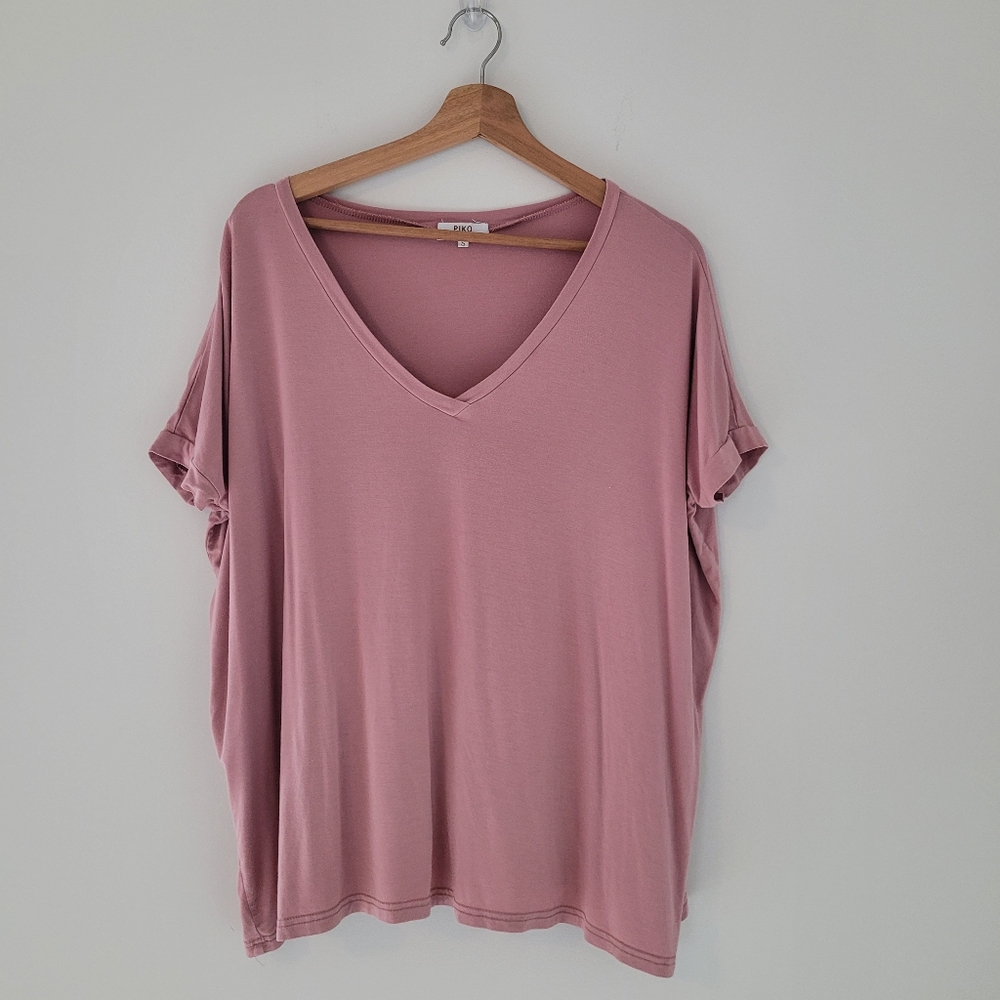 PIKO Envi Free Fashion pink V neck Tee. Size small